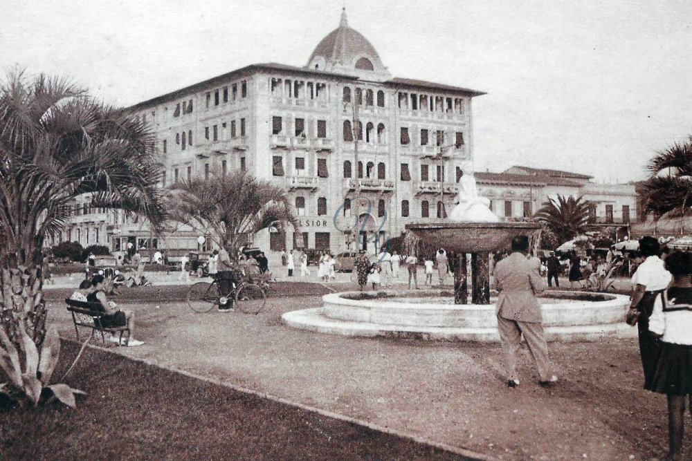 Piazza Maria Luisa Viareggio Anno 1935