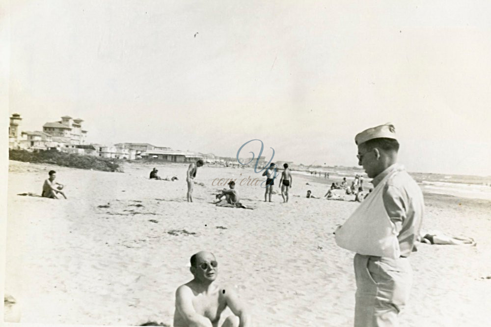 Spiaggia di Ponente Viareggio Anno 1945
