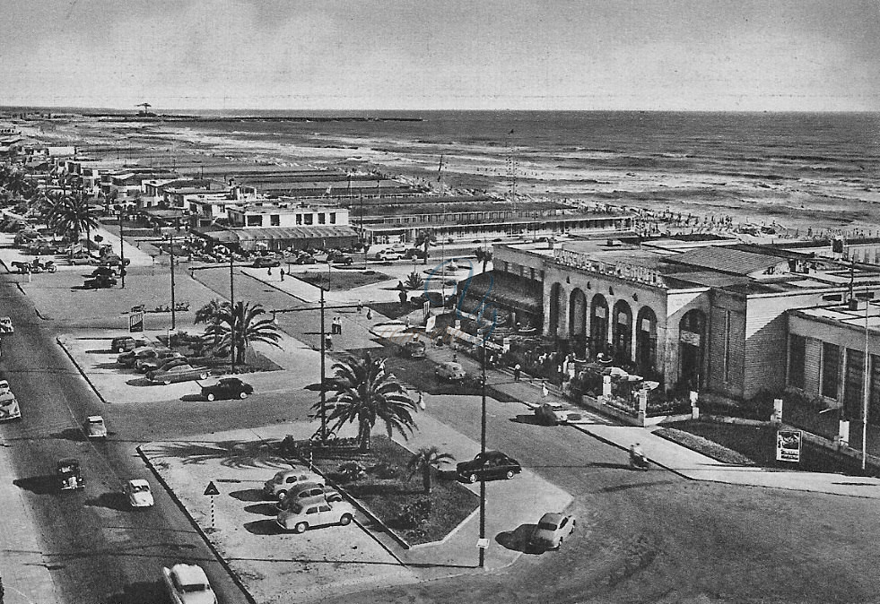 Panorama viali e spiaggia Viareggio Anni '50