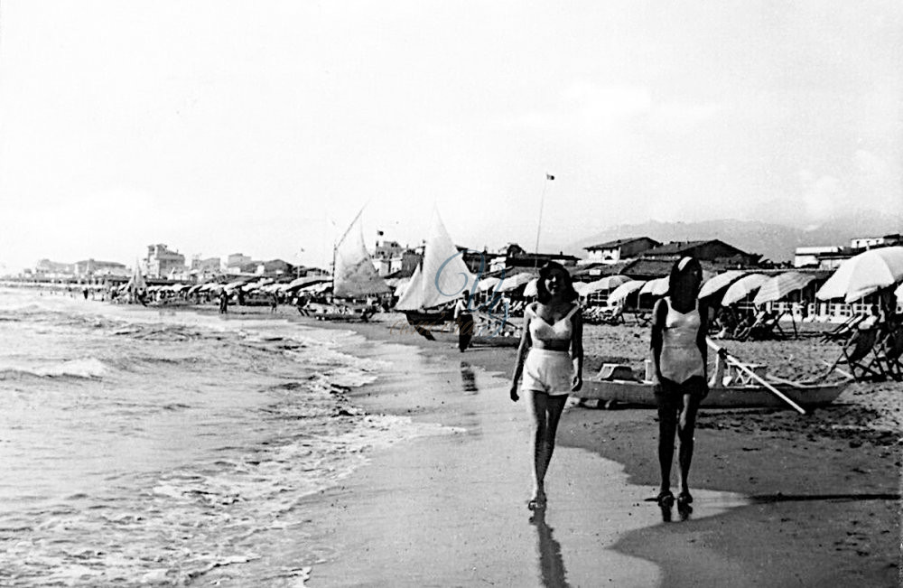 Bagni e bagnanti Viareggio Anno 1951