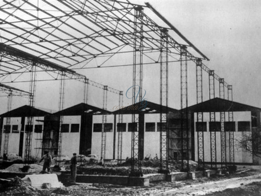 Costruzione nuovi baracconi Viareggio Anno 1960