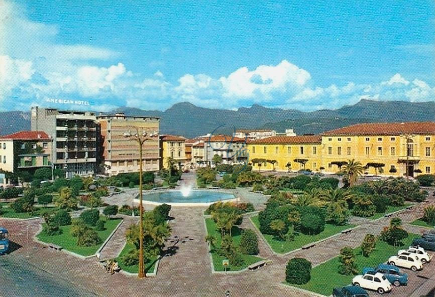 Piazza Mazzini Viareggio Anni '70