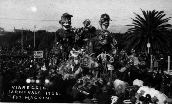 La corsa al premio di Antonio D’Arliano - Carri grandi - Carnevale di Viareggio 1926