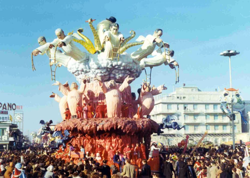 Commedia ‘70 di Silvano Avanzini - Carri grandi - Carnevale di Viareggio 1971